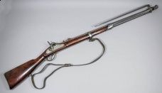 Broń palna Europejski muszkiet z bagnetem z XIX w.